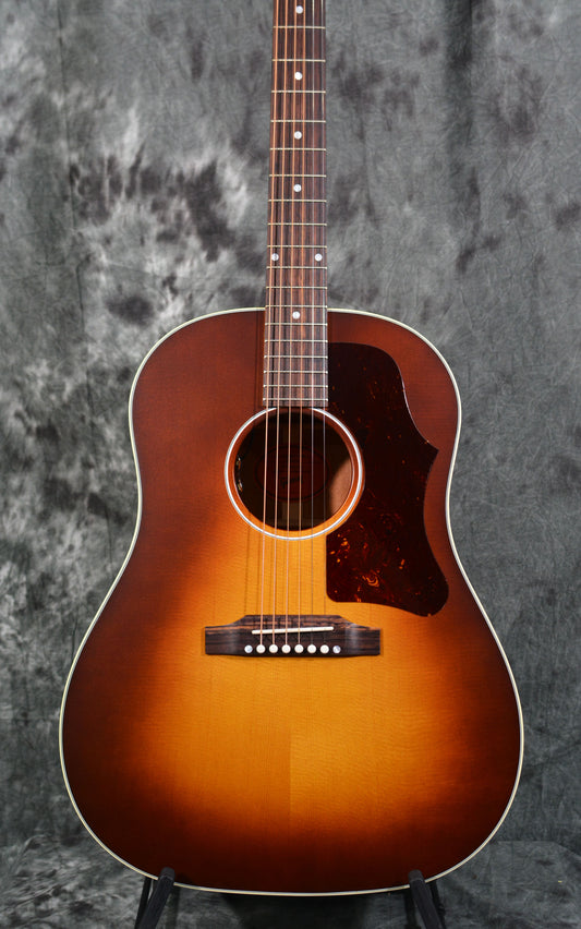 Gibson J-45 50s Faded with Faded Sunburst