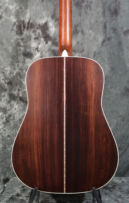 Martin D-28 Standard Satin Amberburst Finish