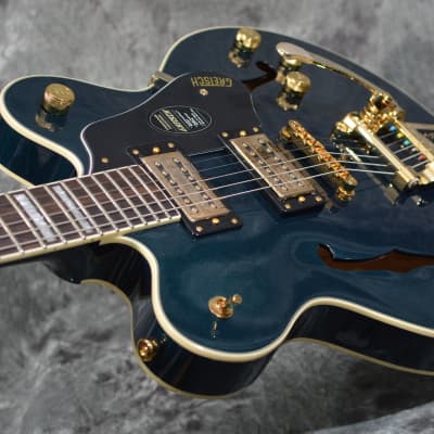 Gretsch Streamliner G2622TG Center Block Double-Cut Bigsby Midnight Sapphire Limited Edition