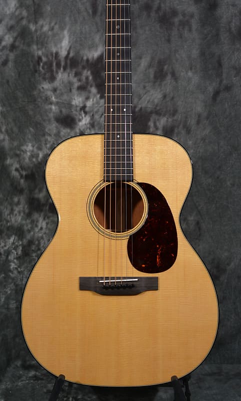 Martin 000-18 Standard Series Acoustic