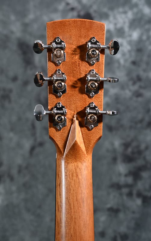 Cirrus CD18 Dreadnought Bearclaw Adirondack Top Flamed Mahogany