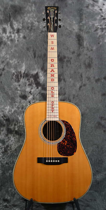 Martin Grand Ole Opry 75th Anniversary 1 of 650 Commemorative HD-28 2000 w Case