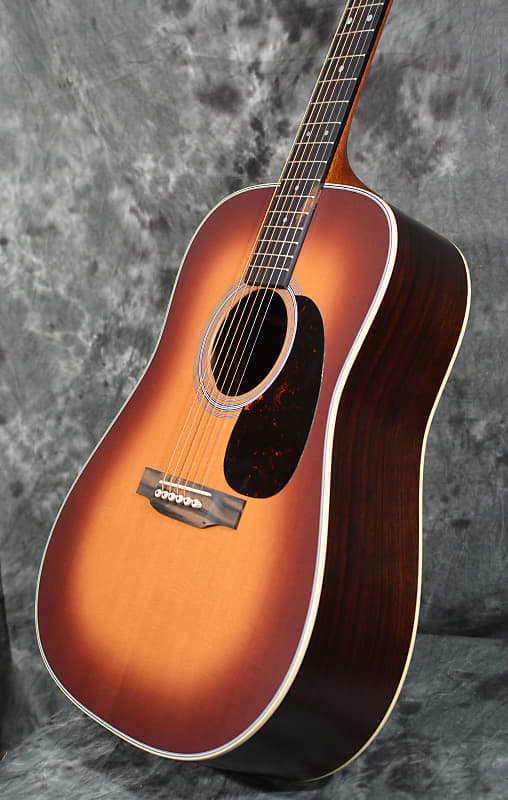 Martin D-28 Standard Satin Amberburst Finish