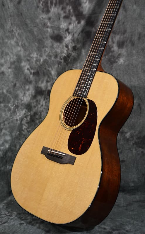 Martin 000-18 Standard Series Acoustic