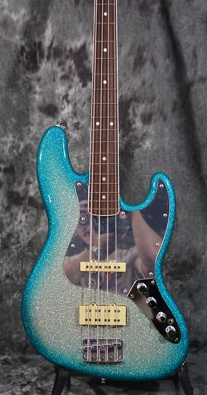 Fender Limited Player Plus X Blu Detiger Jazz Bass