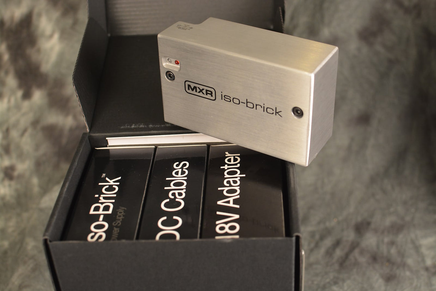 MXR M238 Iso-Brick Deluxe Power Supply Silver B-Stock